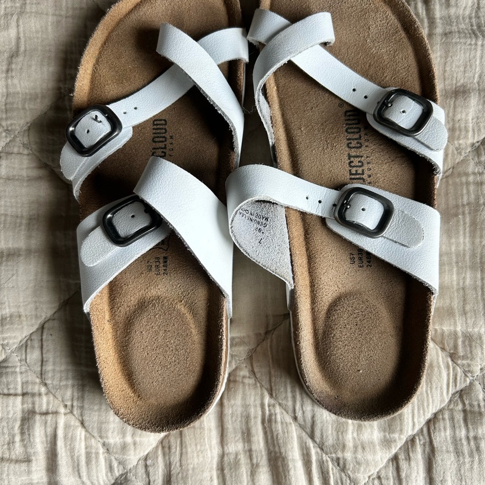 Skechers White Crisscross Buckle Sandals